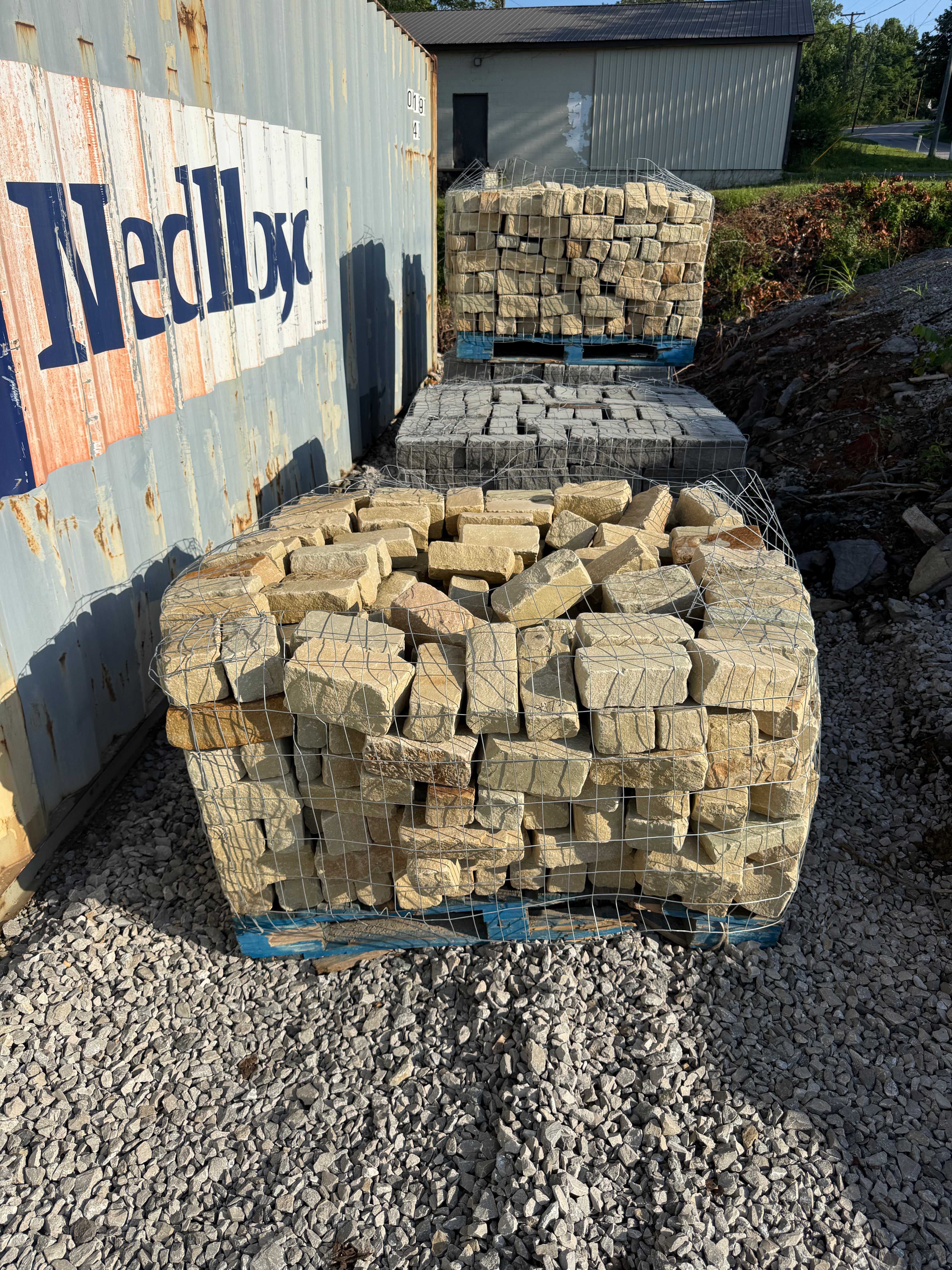 BROWN TUMBLED COBBLE