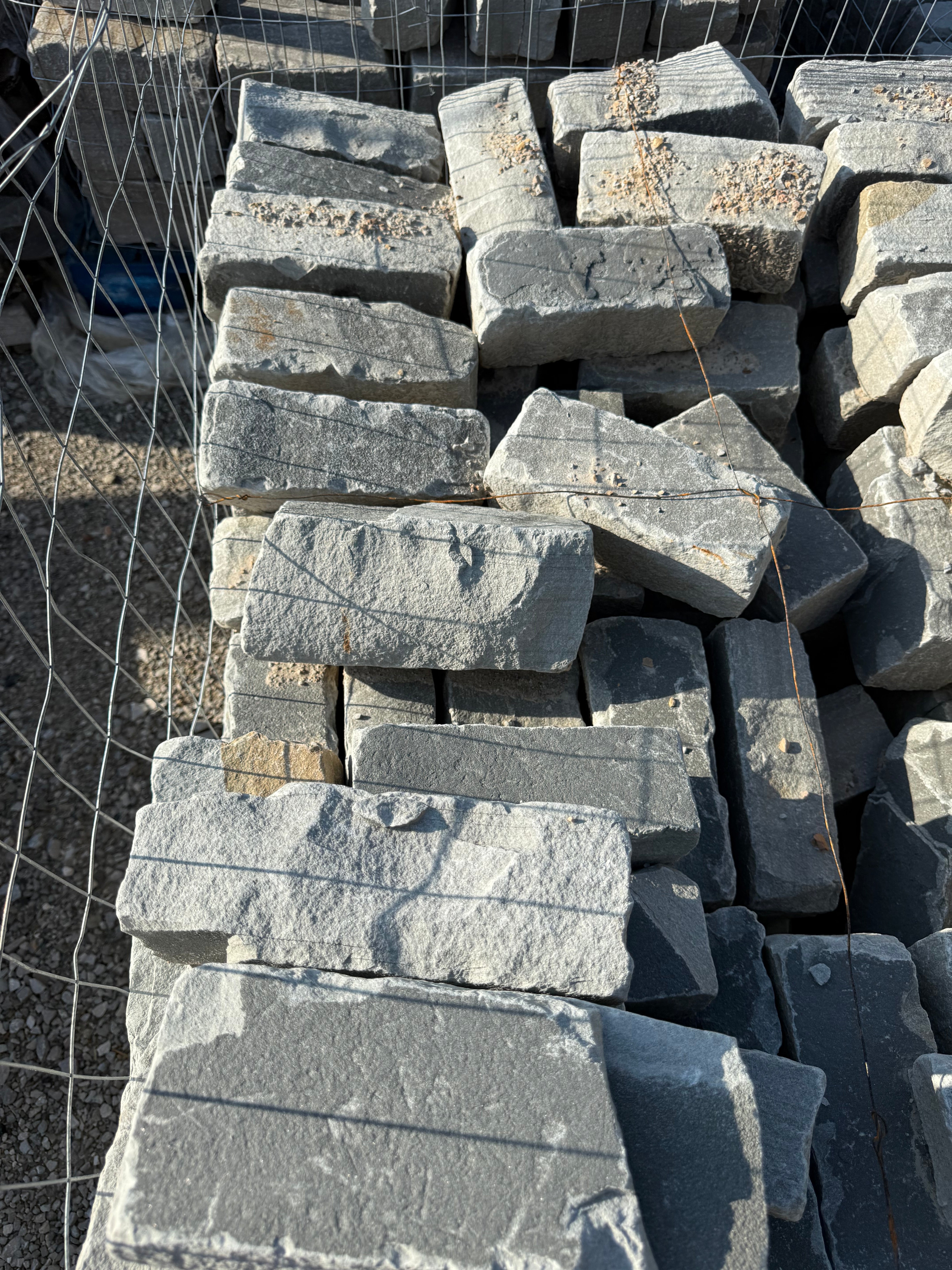 GREY TUMBLED COBBLE