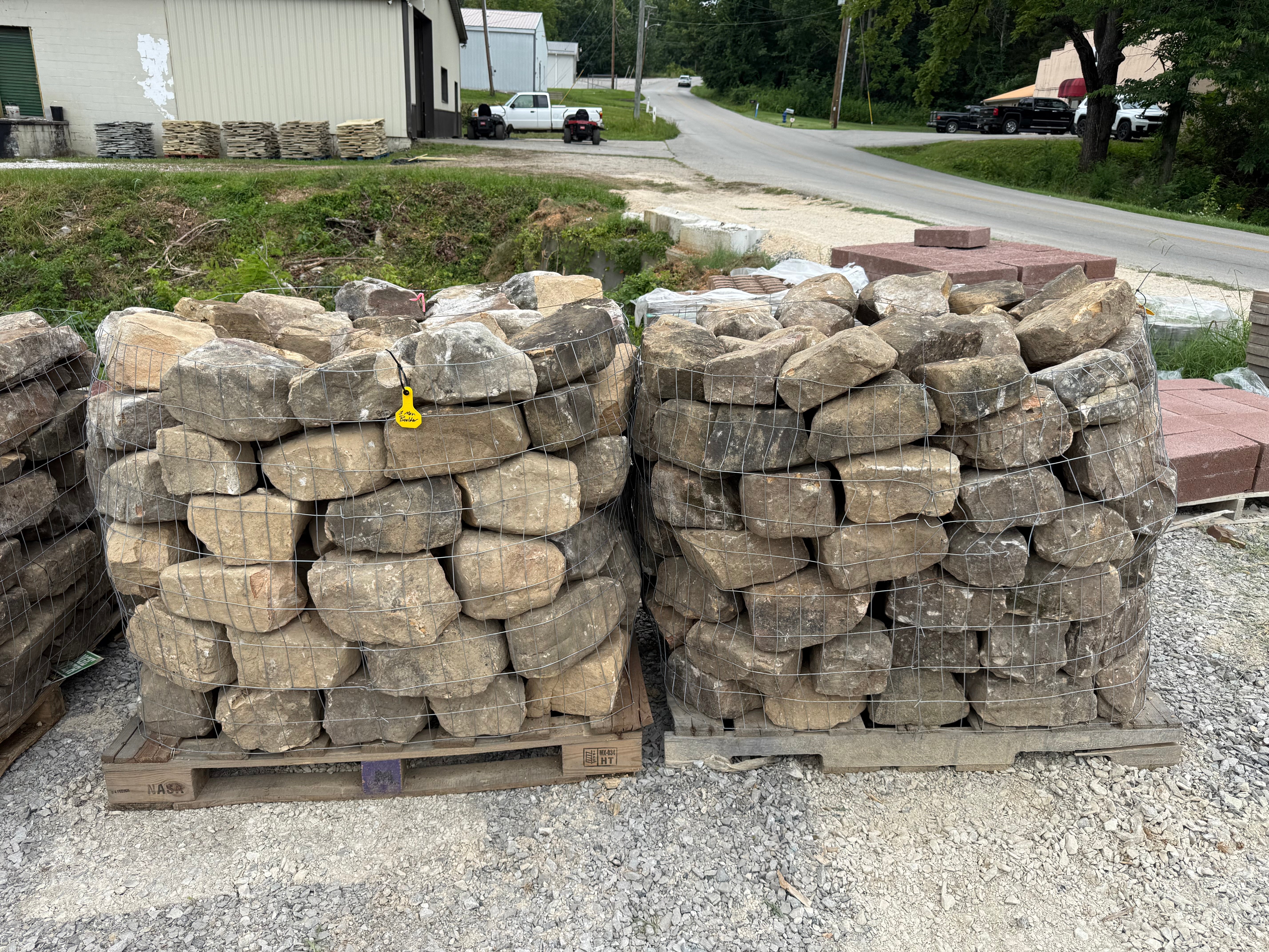 1 MAN FIELDSTONE FINGER BOULDER